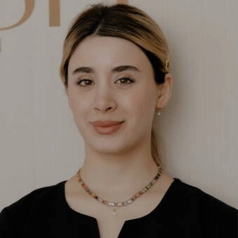 Ece, Master Nail Tech in lish beauty bar